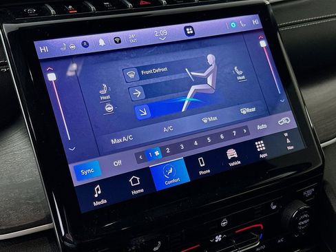 Certified 2025 Jeep Grand Cherokee Limited w/ Black Appearance Package image 26