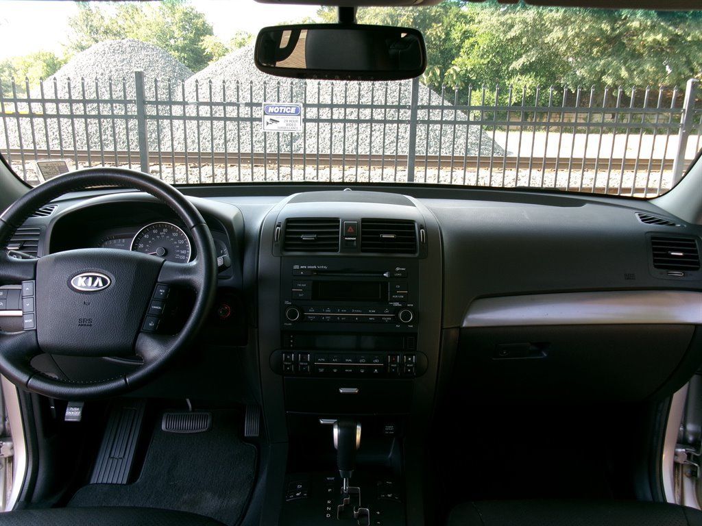 Used 2009 Kia Borrego EX w/ Premium Pkg RWD image 22