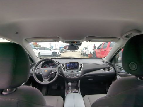 Used 2025 Chevrolet Malibu LT FWD image 13