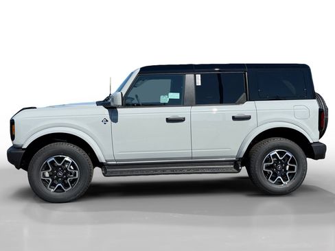New 2026 Ford Bronco Outer Banks AWD/4WD image 2