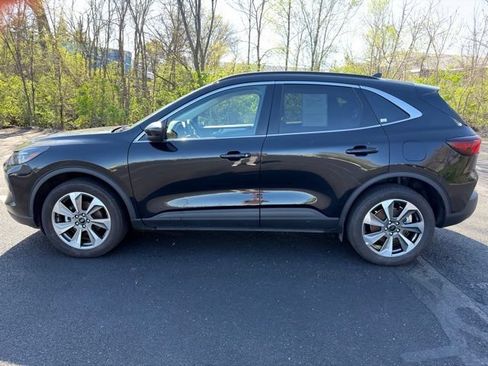 Used 2025 Ford Escape Platinum AWD/4WD image 2