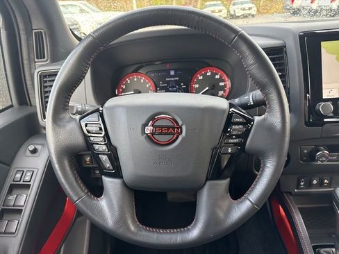 Used 2022 Nissan Frontier PRO-4X image 14