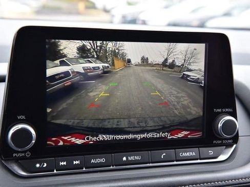 Certified 2025 Nissan Rogue SV image 13