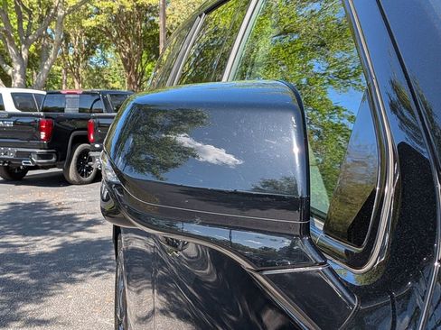 Used 2021 Chevrolet Tahoe RST w/ Luxury Package AWD/4WD image 12