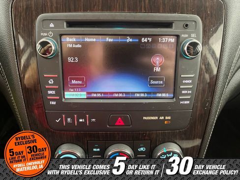 Used 2015 Chevrolet Traverse LT w/ Style and Technology Package FWD image 24