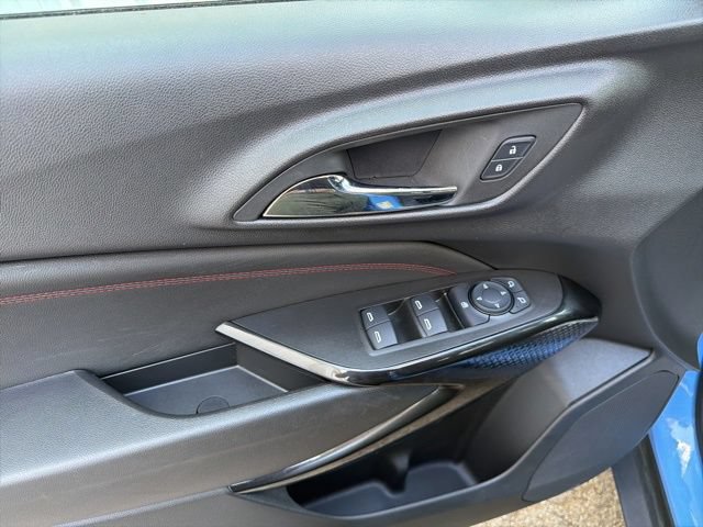 Used 2024 Chevrolet Trax RS w/ Sunroof Package FWD image 25