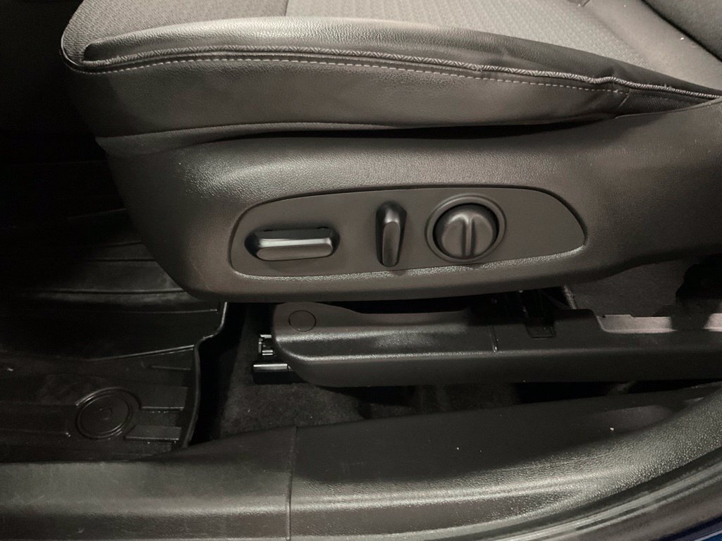 Used 2022 Buick Encore GX Preferred w/ Cold Weather Comfort Package AWD/4WD image 29
