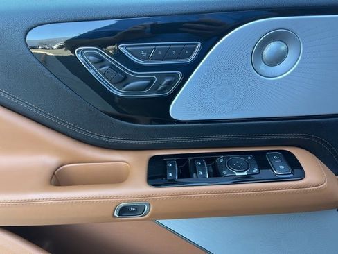 Used 2023 Lincoln Aviator Black Label w/ Class IV Trailer Tow Package image 44