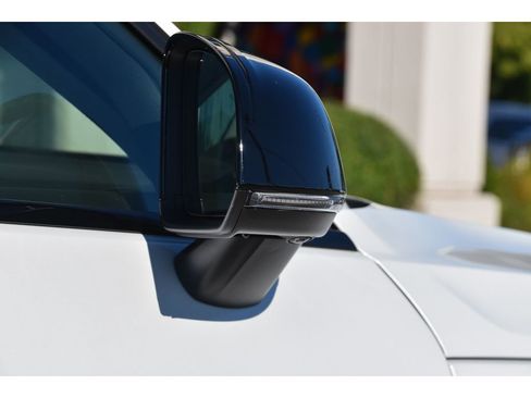 Certified 2025 Volvo XC40 B5 Ultra w/ Protection Package Premier image 31