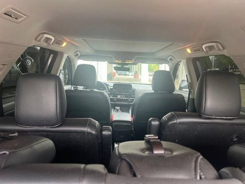 Used 2023 Nissan Pathfinder SL w/ SL Premium Package AWD/4WD image 8