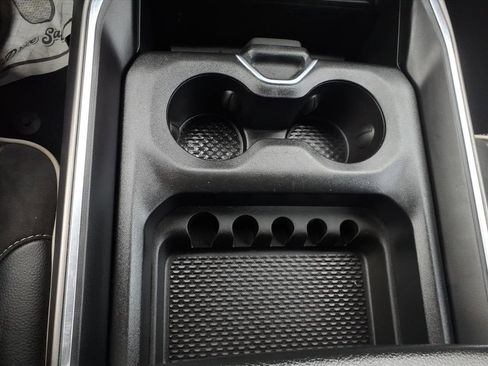 Used 2024 RAM 1500 Laramie image 15