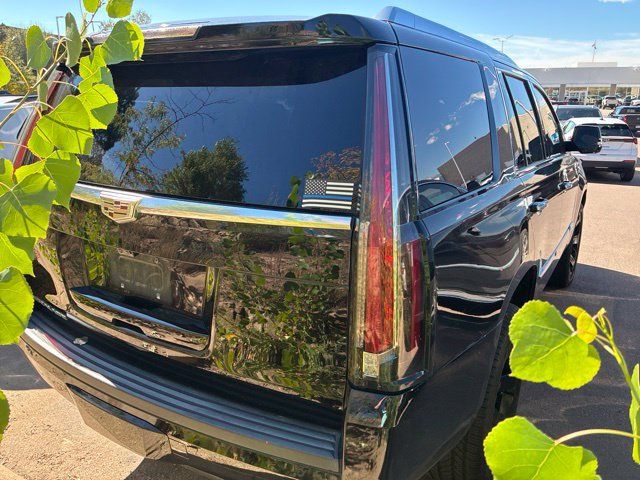 Used 2018 Cadillac Escalade Premium Luxury AWD/4WD image 4