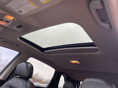 Used 2014 Chevrolet Captiva Sport LT w/ Convenience Package image 10