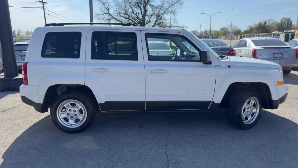 Used 2017 Jeep Patriot Sport w/ Power Value Group FWD image 8