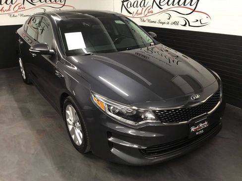 Used 2018 Kia Optima EX w/ Premium Package image 2