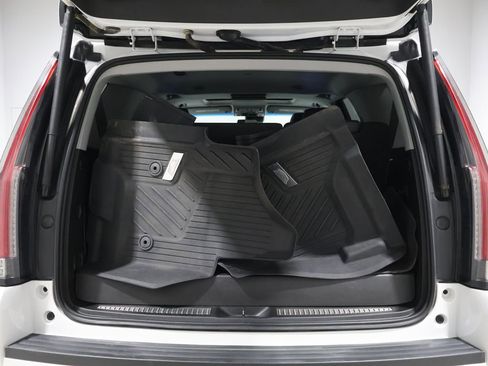 Used 2020 Cadillac Escalade Premium Luxury image 22