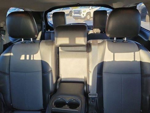 Used 2020 Nissan Pathfinder SL image 14