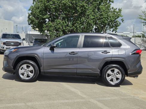 Used 2025 Toyota RAV4 XLE FWD image 6
