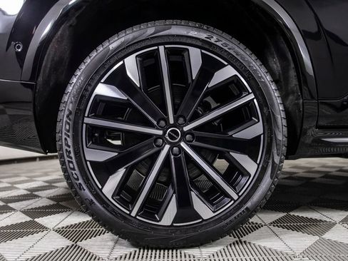 Used 2025 Volvo XC90 T8 Plus w/ Protection Package Premier AWD/4WD image 42