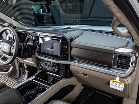 Used 2026 Ford F250 Platinum w/ Platinum Plus Package AWD/4WD image 18