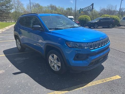 Used 2022 Jeep Compass Latitude w/ Convenience Group AWD/4WD image 5