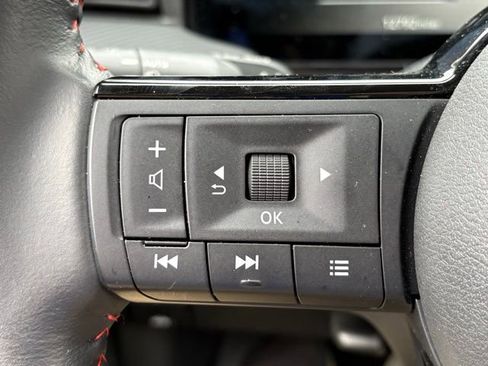 Certified 2025 Nissan Kicks SR image 16