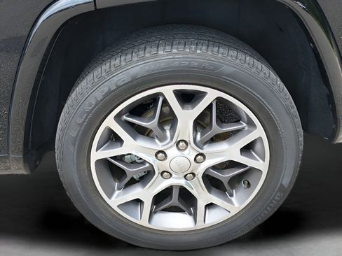 Used 2021 Jeep Grand Cherokee Overland w/ Trailer Tow Group IV image 33