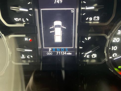 Used 2020 Toyota Tundra SR5 w/ SR5 Convenience Package AWD/4WD image 13