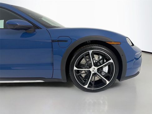 New 2025 Porsche Taycan 4 Cross Turismo AWD/4WD image 23