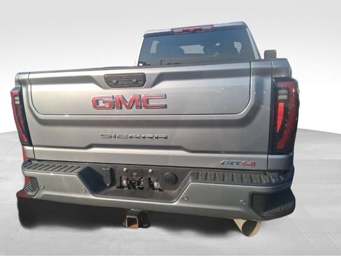 Used 2025 GMC Sierra 2500 AT4 AWD/4WD image 5