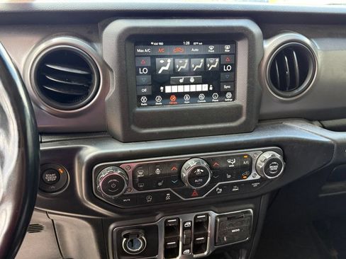 Used 2021 Jeep Gladiator Sport AWD/4WD image 20