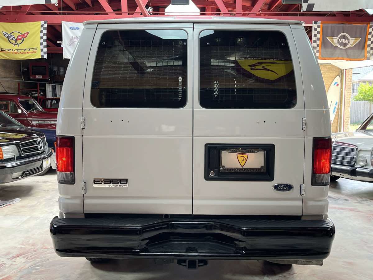 Used 2009 Ford E-350 and Econoline 350 Super Duty RWD image 7