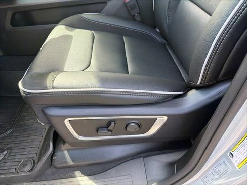 New 2026 RAM 1500 Laramie AWD/4WD image 13