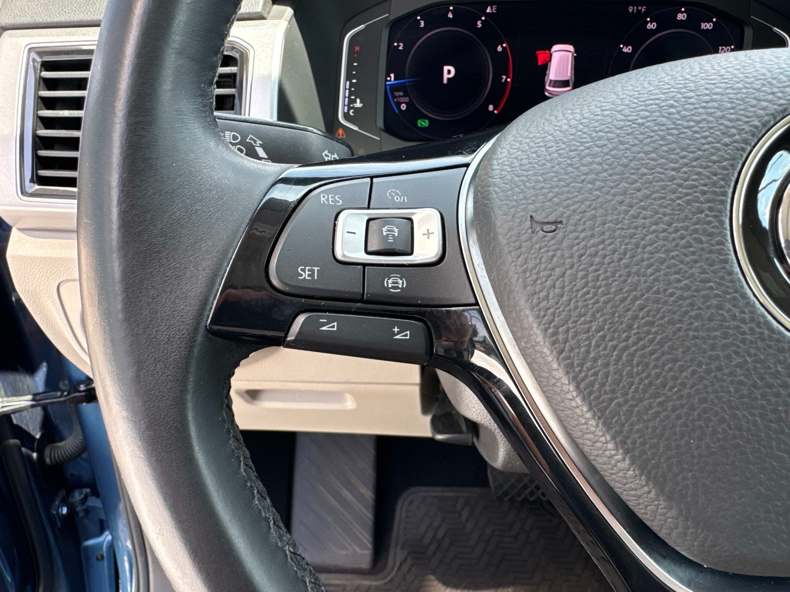 Used 2019 Volkswagen Atlas SEL FWD image 33