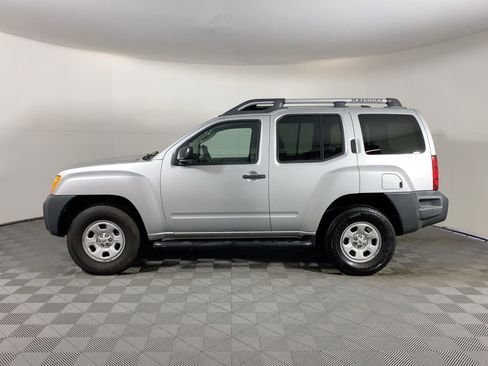 Used 2012 Nissan Xterra X image 2
