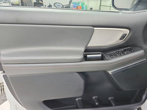 Used 2025 Ford Expedition Active AWD/4WD image 40