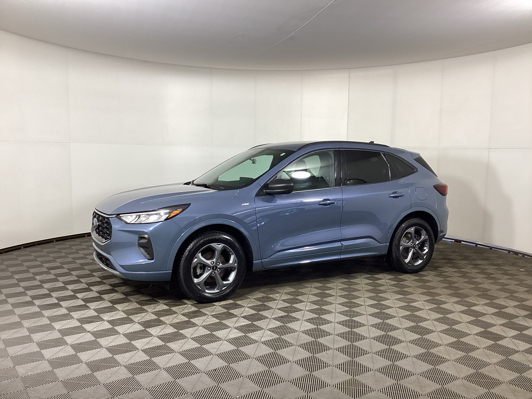 Certified 2023 Ford Escape ST-Line w/ Tech Pack #1 AWD/4WD image 5