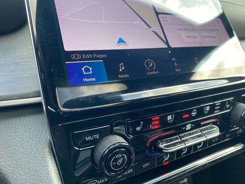 Used 2023 Jeep Grand Cherokee L Overland image 30