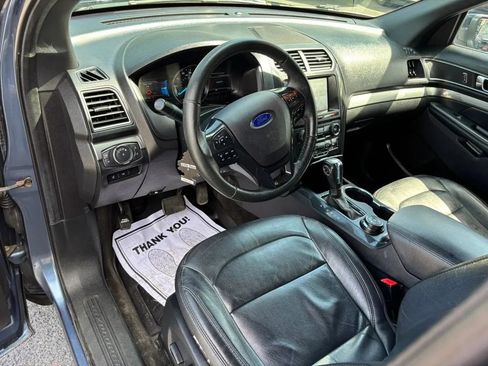 Used 2018 Ford Explorer XLT w/ Equipment Group 202A AWD/4WD image 2