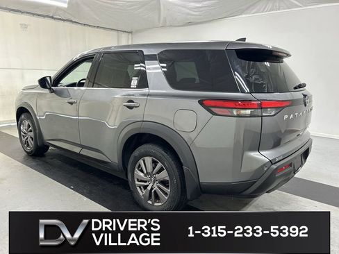 Used 2023 Nissan Pathfinder S AWD/4WD image 7