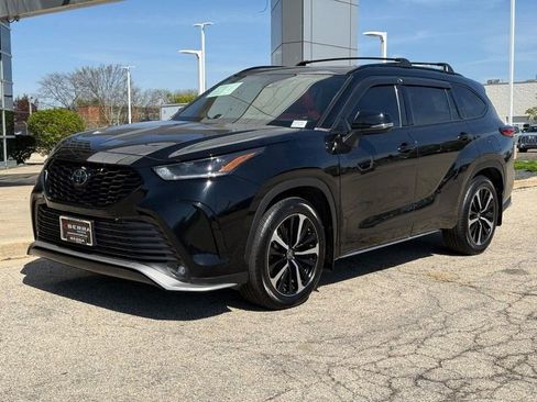 Used 2022 Toyota Highlander XSE FWD image 8