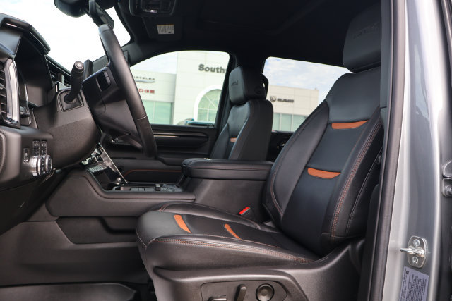 Used 2025 GMC Sierra 3500 AT4 w/ AT4 Premium Plus Package AWD/4WD image 10