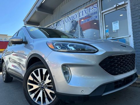 Used 2020 Ford Escape Titanium image 1