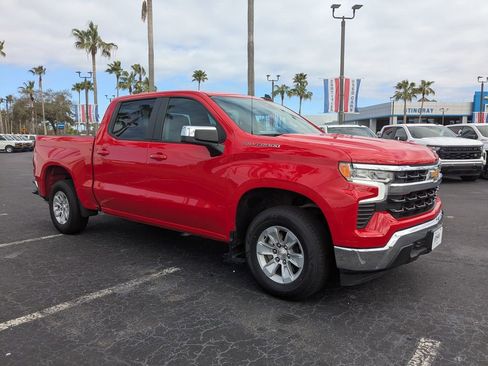 Used 2025 Chevrolet Silverado 1500 LT image 2