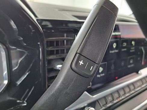 Used 2025 GMC Sierra 1500 SLT RWD image 12