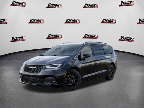 New 2026 Chrysler Pacifica Limited w/ S Appearance Package image 1