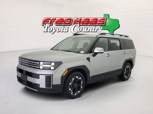 Used 2025 Hyundai Santa Fe SEL FWD image 1