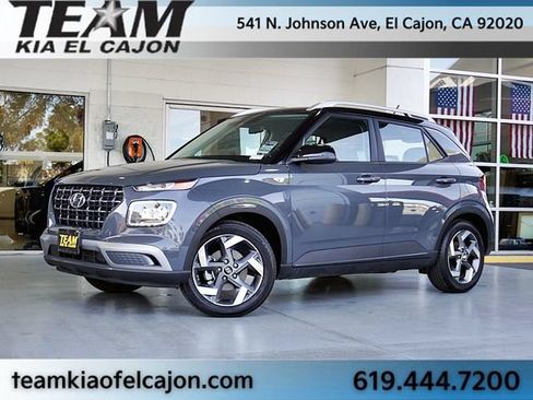 Used 2024 Hyundai Venue Limited FWD image 2