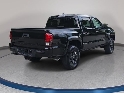 Used 2023 Toyota Tacoma SR5 w/ Technology Package AWD/4WD image 5