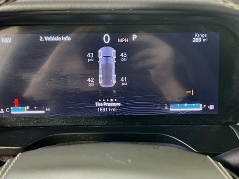 Used 2023 Jeep Grand Cherokee Overland AWD/4WD image 11